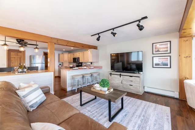 $2,250,000 | 74 Paugus Park Road, Laconia, NH 03246