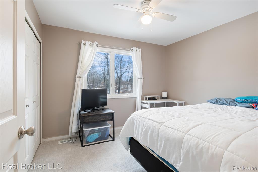 4912 Annette Drive Waterford, MI 48329 - Photo 16 of 26