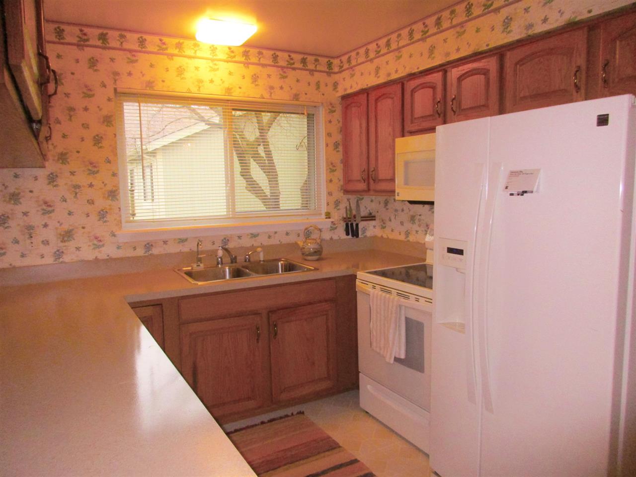 512 Hampton Road Durand, MI 48429 - Photo 2 of 25 31275882-1.JPG