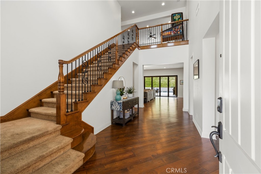 24949 Old Stone Way Stevenson Ranch, CA 91381 - Photo 13 of 111