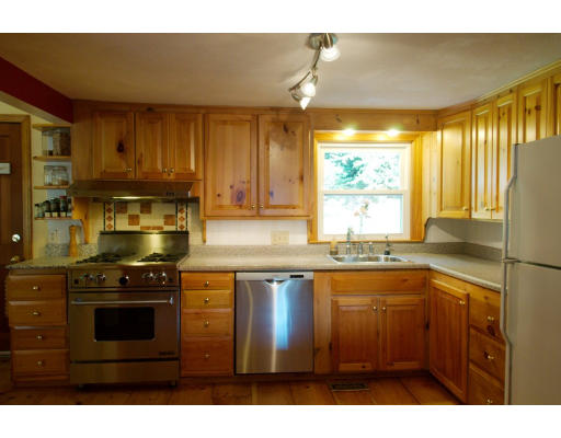 197 Middle Road Southborough, MA 01772 - Photo 7 of 19 Gallery Image 7