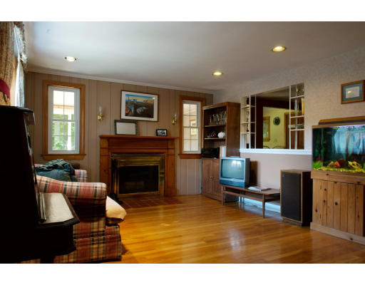 197 Middle Road Southborough, MA 01772 - Photo 8 of 19 Gallery Image 8