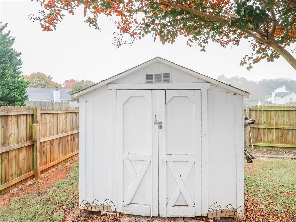 5703 Broadleaf Road Summerfield, NC 27358 - Photo 27 of 30 Gallery Image 27