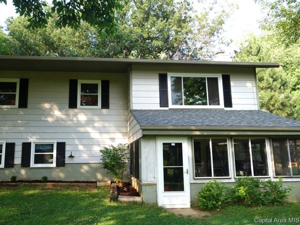 32 Lucerne Drive Springfield, IL 62707 - Photo 1 of 24