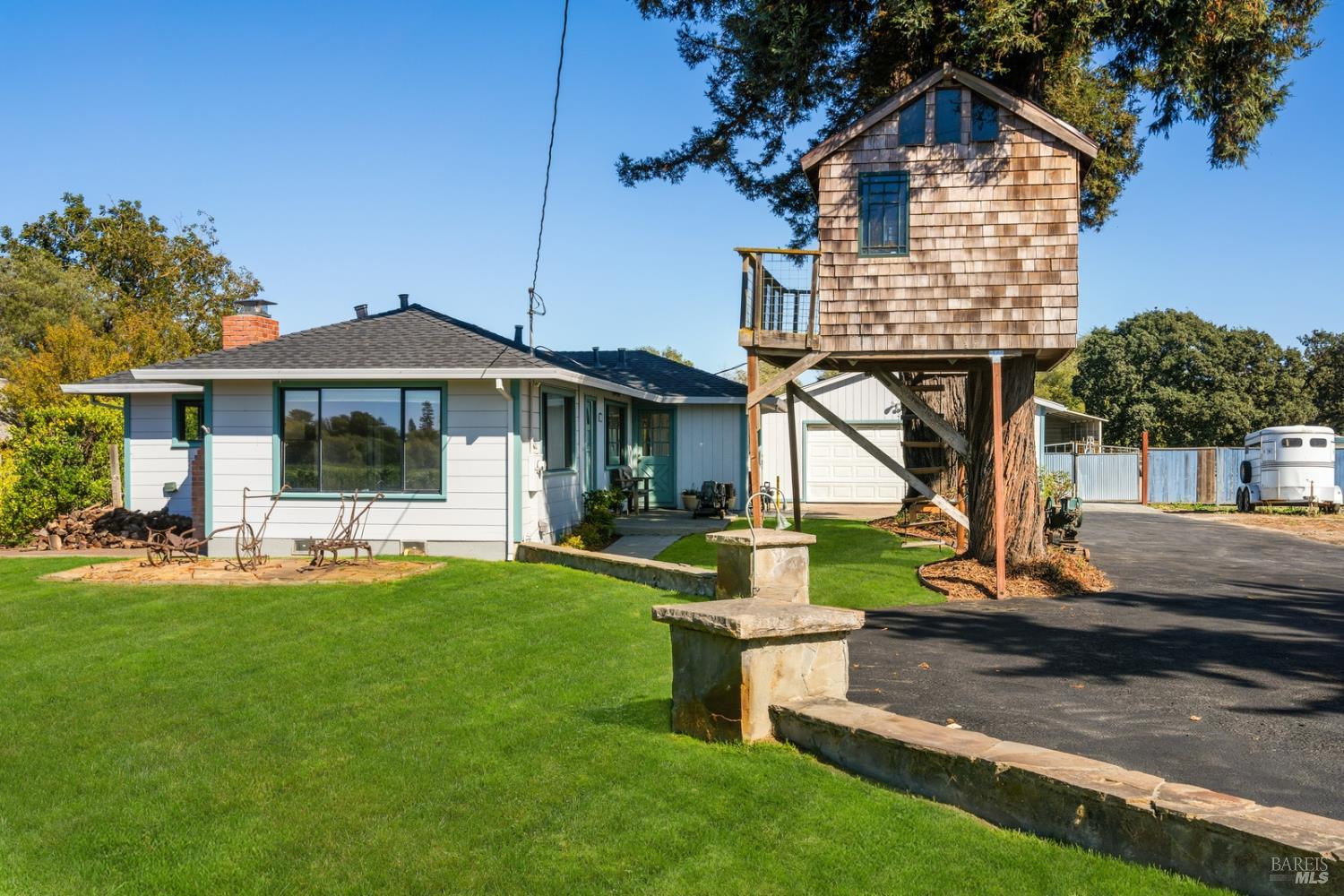5111 Todd Road Sebastopol, CA 95472 - Photo 10 of 62 The tree house