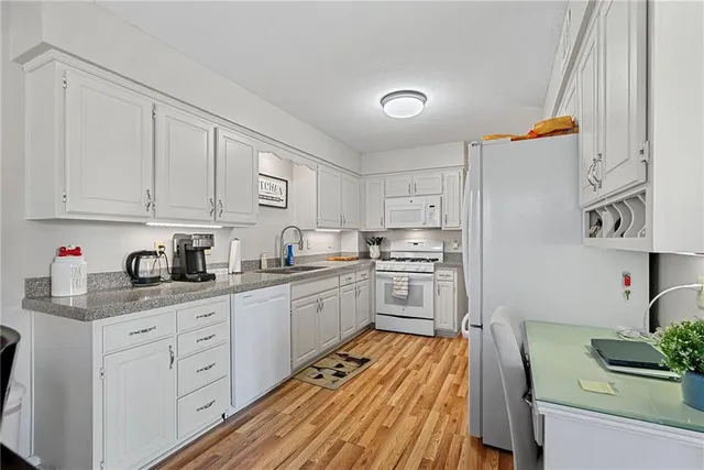 $370,000 | 11332 King Street, Overland Park, KS 66210