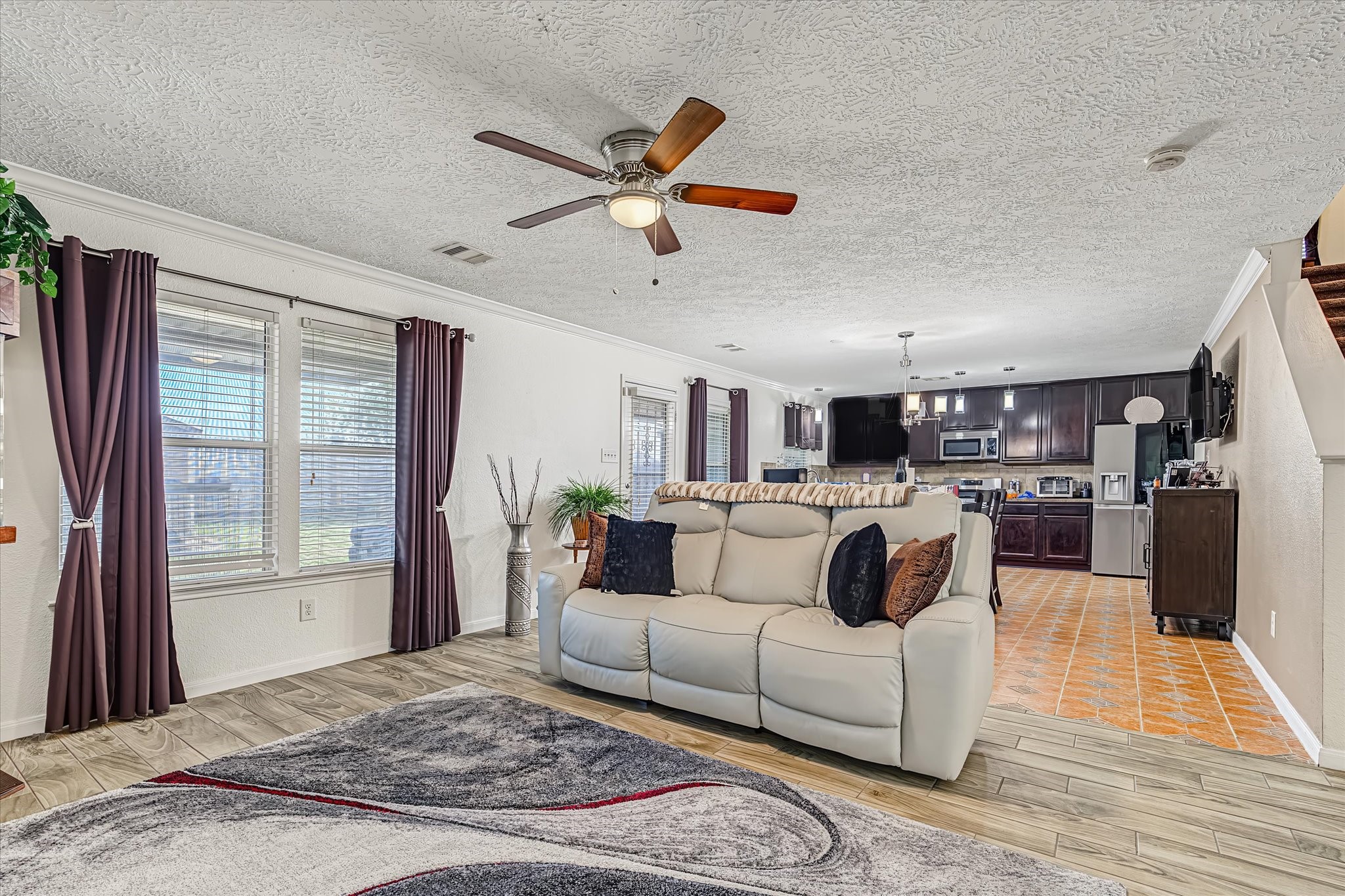 21311 Pine Monte Ridge Lane Katy, TX 77449 - Photo 4 of 43 Gallery Image 4