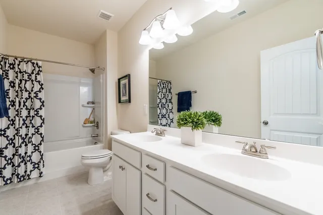 $469,990 | 1366 English Oak Drive, Clarksville, TN 37043