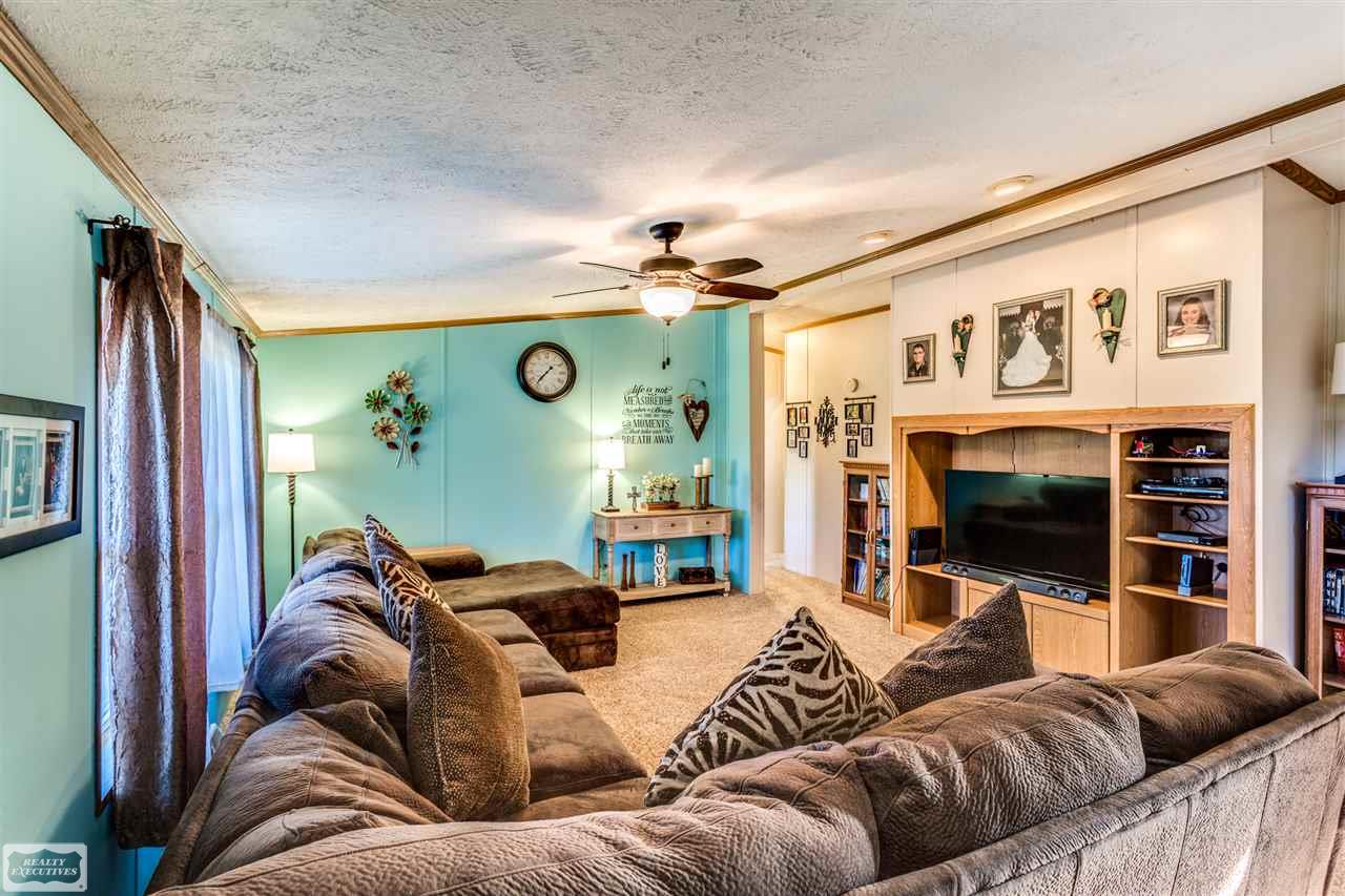 5555 Miller Road Capac, MI 48014 - Photo 8 of 28 31390375-7.JPG