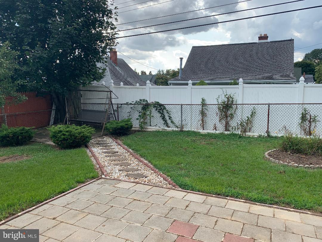 9238 Andover Road Philadelphia, PA 19114 - Photo 17 of 18 Gallery Image 17