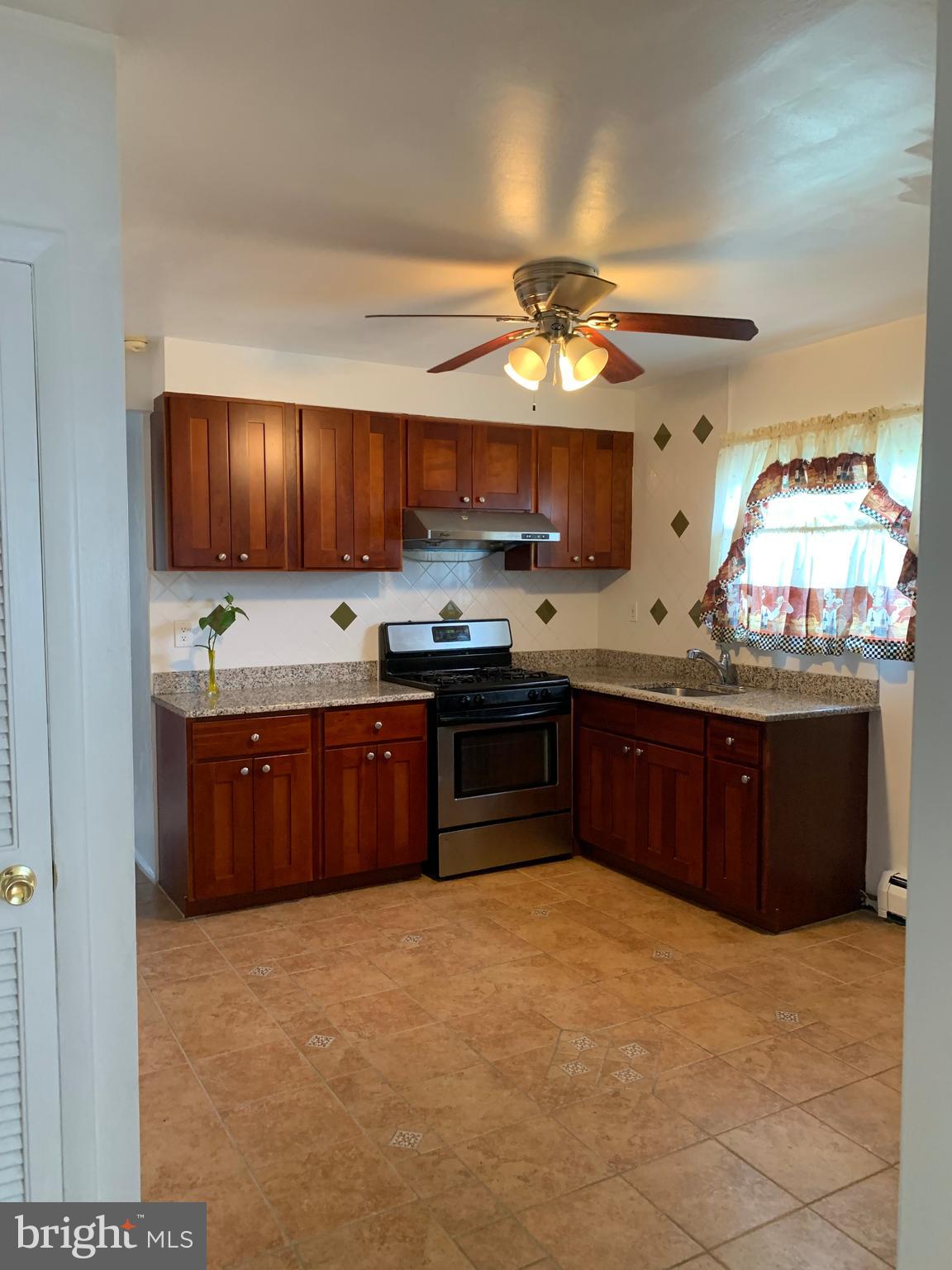 9238 Andover Road Philadelphia, PA 19114 - Photo 5 of 18 Gallery Image 5