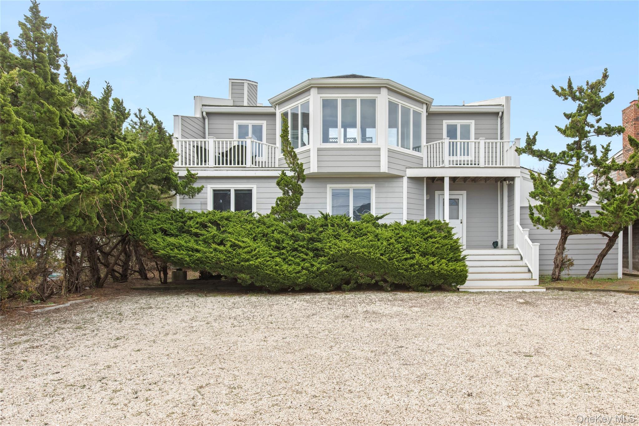 627 Dune Road Westhampton, NY 11978 - Photo 3 of 27