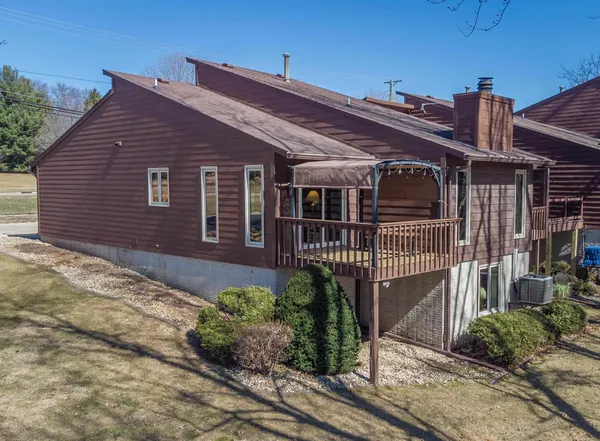 $280,000 | 2917 Brookview Drive, Freeport, IL 61032