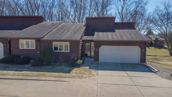 $280,000 | 2917 Brookview Drive, Freeport, IL 61032
