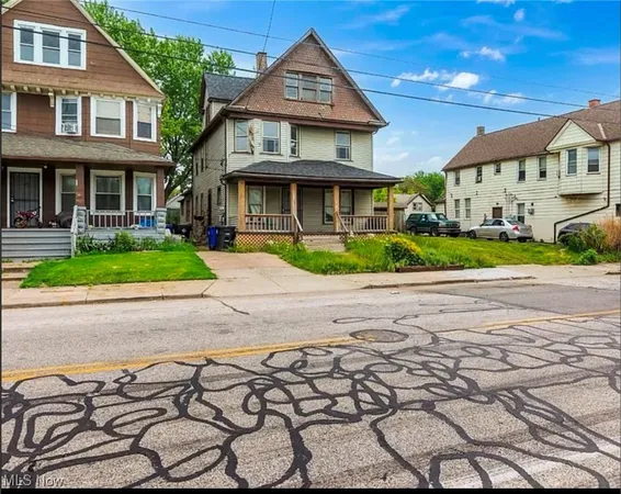 $1,000 | 3635 East 49th Street, Unit DOWN, Cleveland, OH 44105