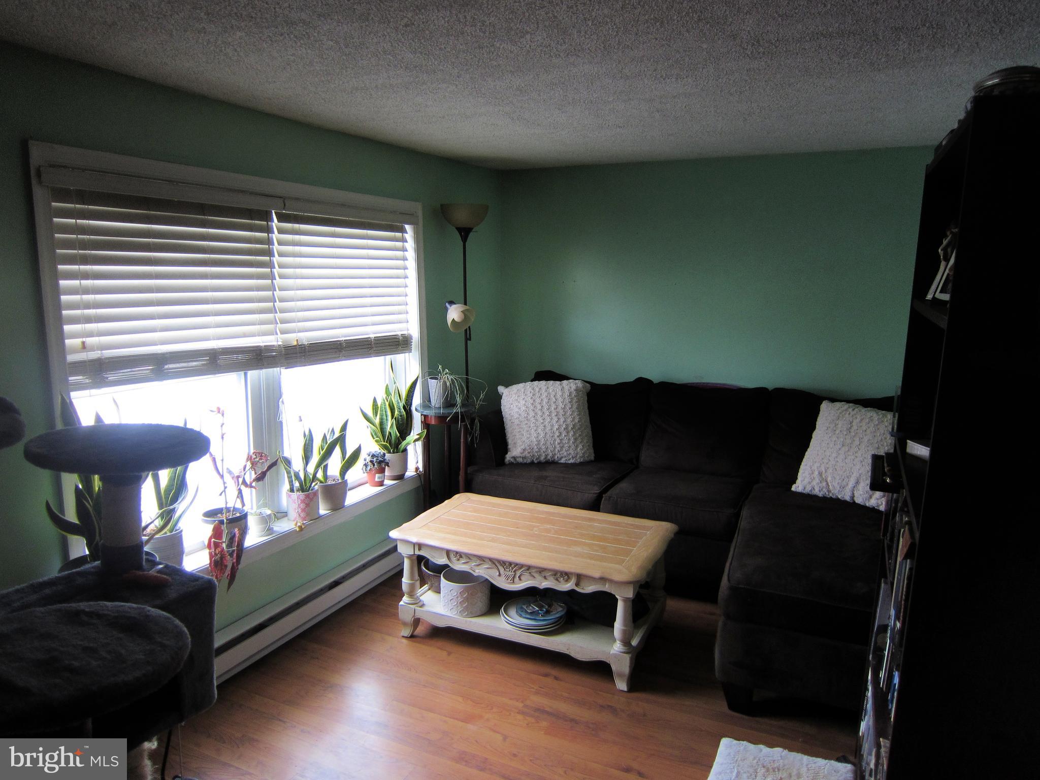 201 Avon Road Hagerstown, MD 21740 - Photo 14 of 24 Upper level living/sitting area