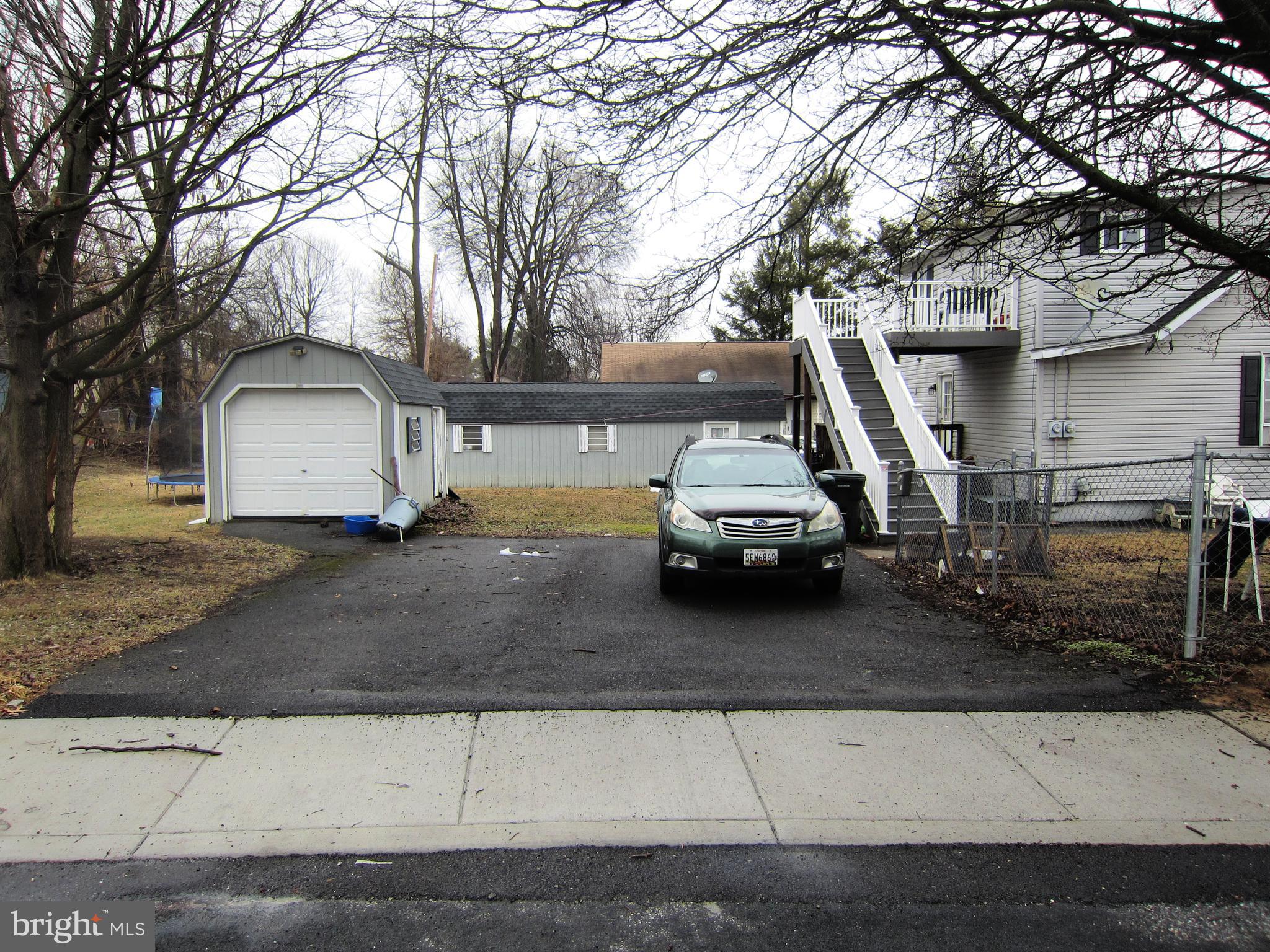 201 Avon Road Hagerstown, MD 21740 - Photo 17 of 24 Separate entrance with lot's of parking