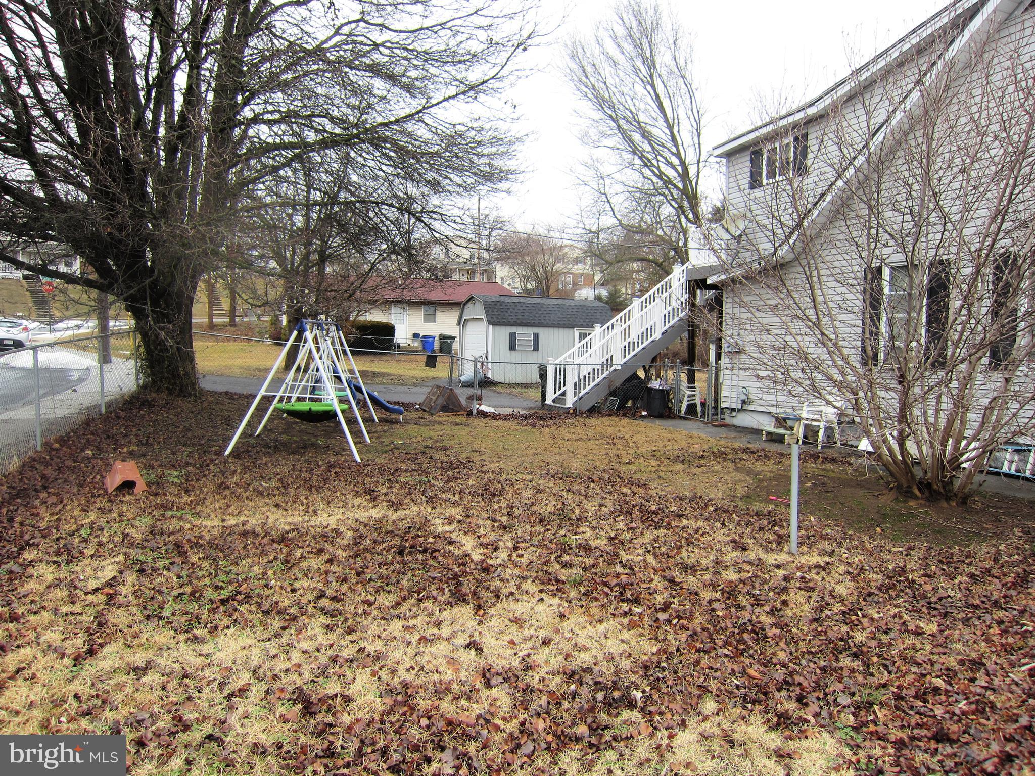 201 Avon Road Hagerstown, MD 21740 - Photo 18 of 24 Nice fenced side yard