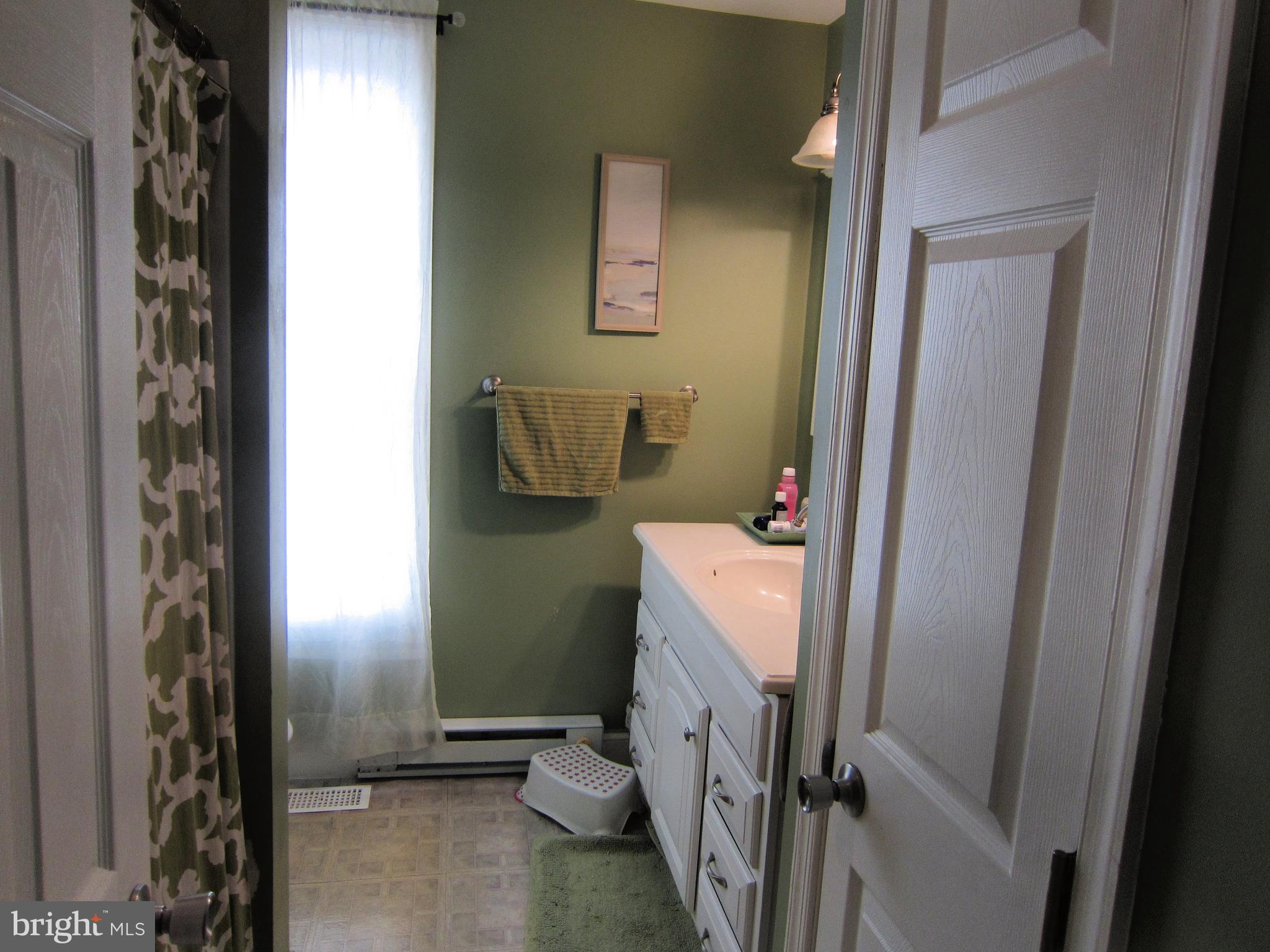 201 Avon Road Hagerstown, MD 21740 - Photo 9 of 24 Main level full bathroom