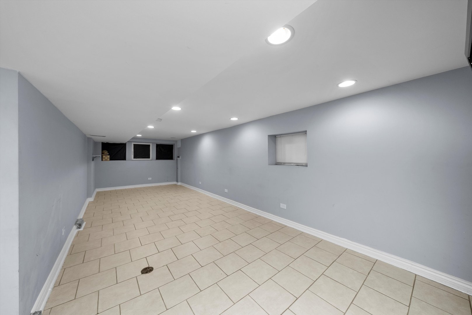 5837 West 16th Street Cicero, IL 60804 - Photo 15 of 22 a view of empty room