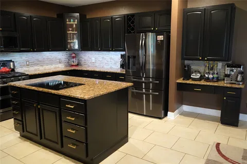 $879,900 | 550 League Line Road, Smithville, TX 78957