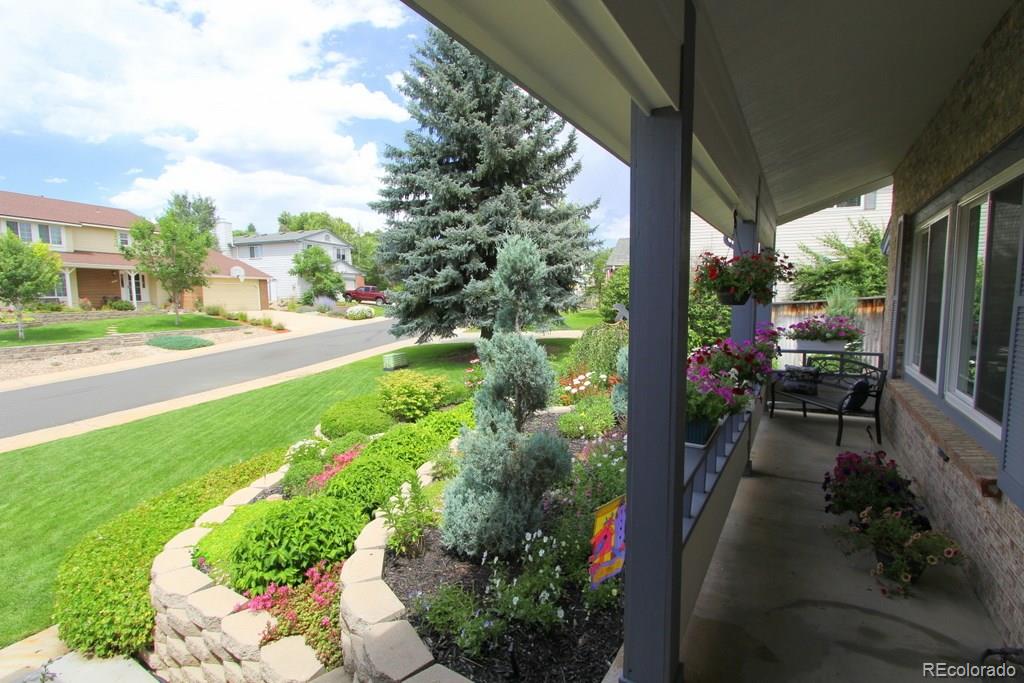 734 Honeysuckle Place Highlands Ranch, CO 80126 - Photo 5 of 35 Gallery Image 5