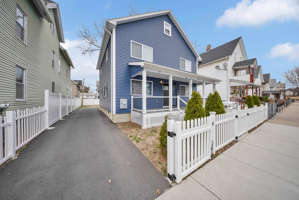 42 Ringgold Street Springfield, MA 01107 - Photo 2 of 38