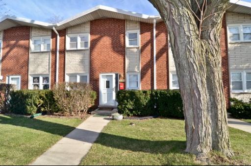640 Hibbard Road, Unit 640 Wilmette, IL 60091 - Photo 1 of 8