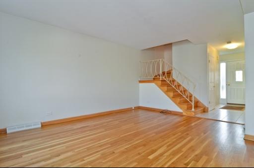 640 Hibbard Road, Unit 640 Wilmette, IL 60091 - Photo 2 of 8