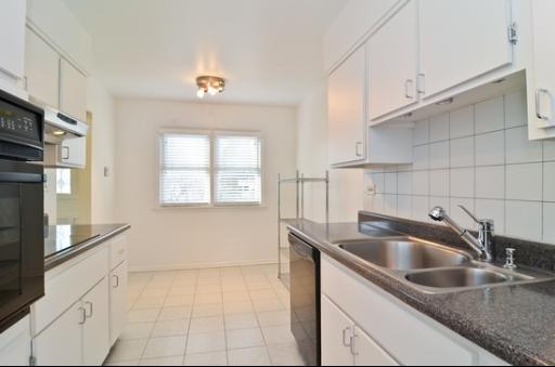 640 Hibbard Road, Unit 640 Wilmette, IL 60091 - Photo 4 of 8