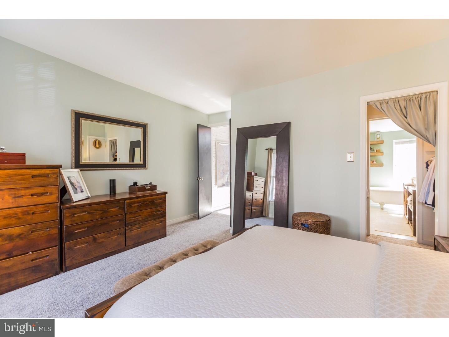 2226 St Albans Street Philadelphia, PA 19146 - Photo 14 of 25