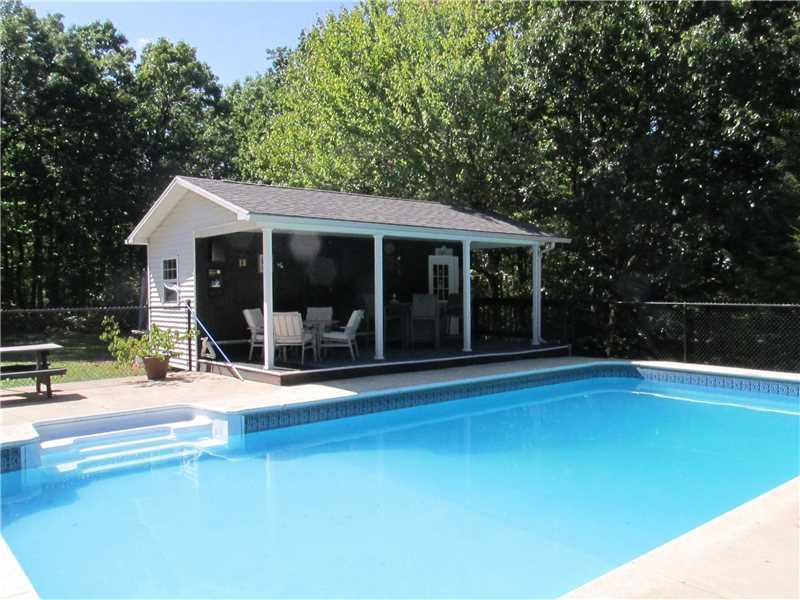 113 Pavlick Road Uniontown, PA 15401 - Photo 11 of 11 Master Bedroom. pool