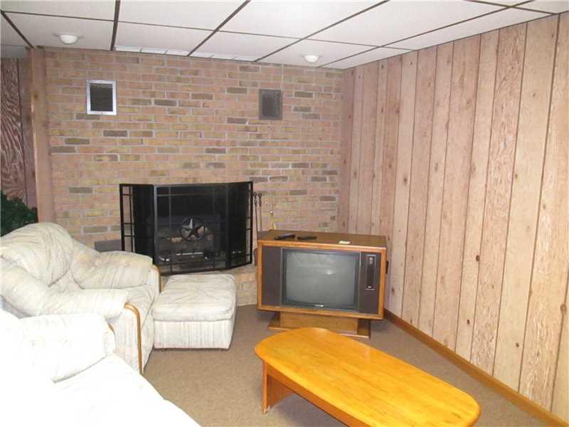 113 Pavlick Road Uniontown, PA 15401 - Photo 8 of 11 Family Room.