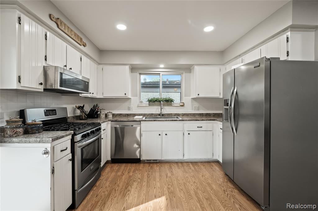 44211 Brandywyne Road Canton, MI 48187 - Photo 14 of 30 Gallery Image 14