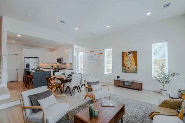 $2,500 | 864 Paul Quinn Street, Unit G, Houston, TX 77091