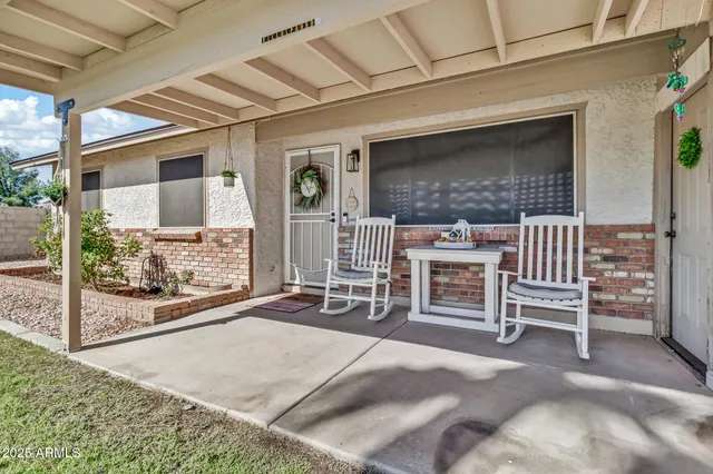 a front view of house with yard
