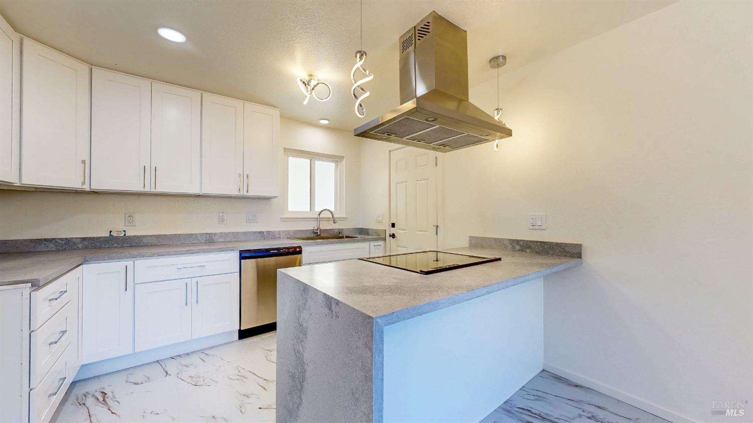 2257 Yucca Street Santa Rosa, CA 95405 - Photo 2 of 73