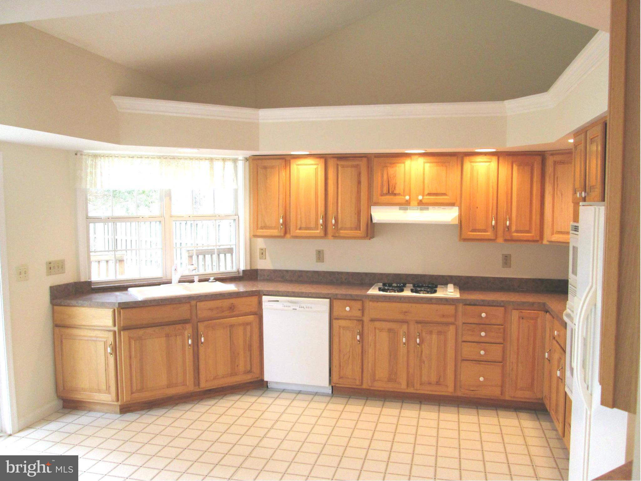 304 Canyon Road Winchester, VA 22602 - Photo 17 of 22 Kitchen