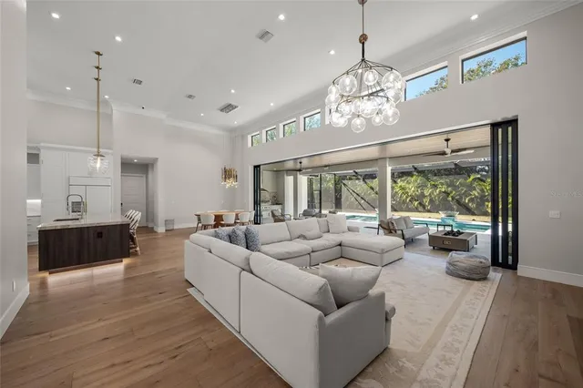 $4,250,000 | 4050 Camino Real, Sarasota, FL 34231