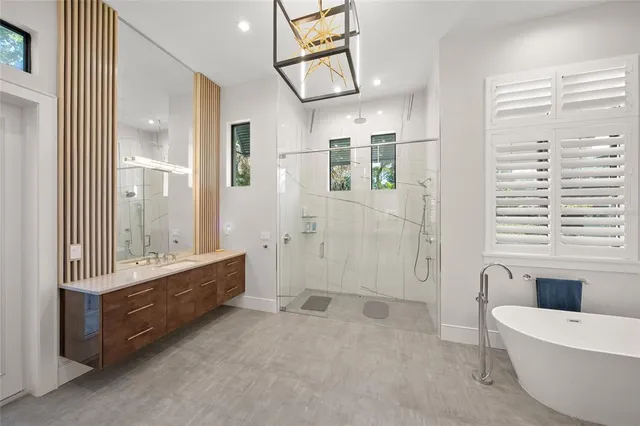 $4,250,000 | 4050 Camino Real, Sarasota, FL 34231