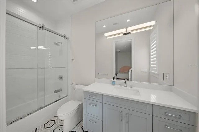 $4,250,000 | 4050 Camino Real, Sarasota, FL 34231