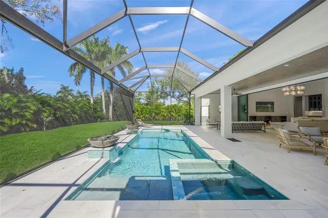 $4,250,000 | 4050 Camino Real, Sarasota, FL 34231