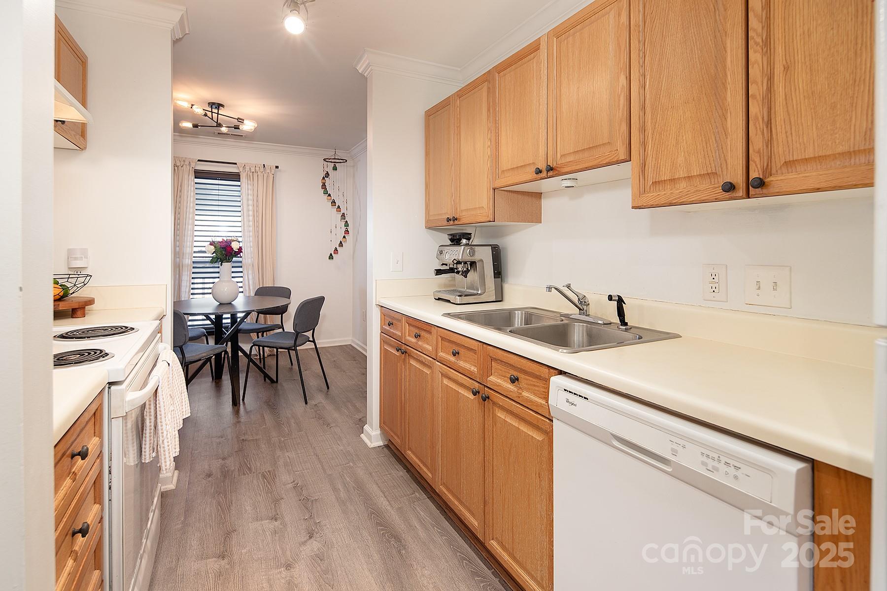 4930 Sardis Road, Unit D Charlotte, NC 28270 - Photo 14 of 32