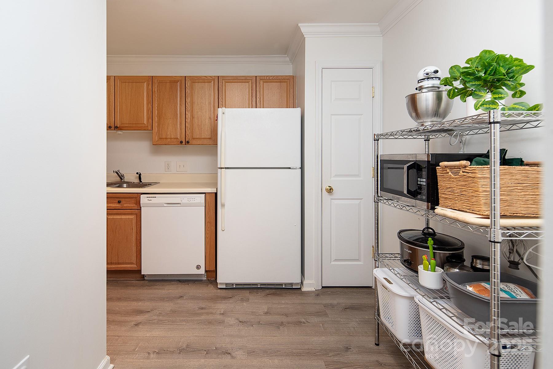 4930 Sardis Road, Unit D Charlotte, NC 28270 - Photo 15 of 32