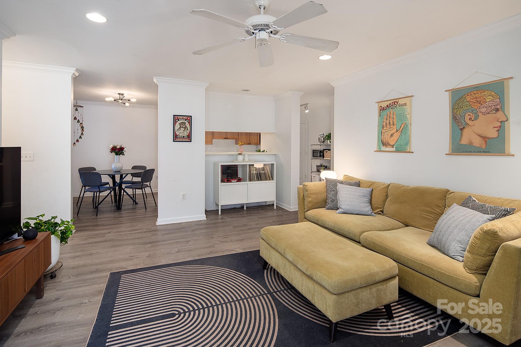 4930 Sardis Road, Unit D Charlotte, NC 28270 - Photo 4 of 32