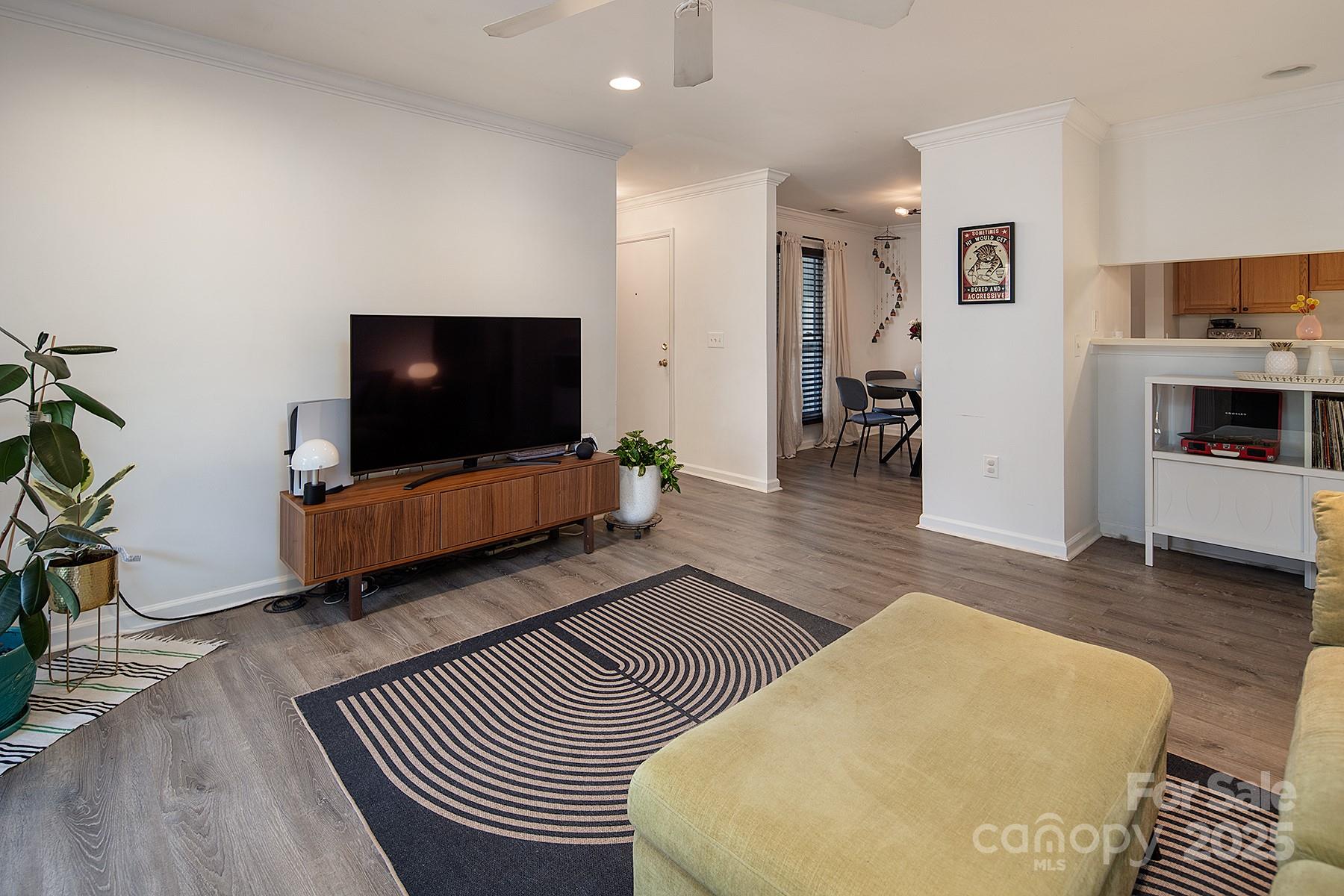 4930 Sardis Road, Unit D Charlotte, NC 28270 - Photo 5 of 32