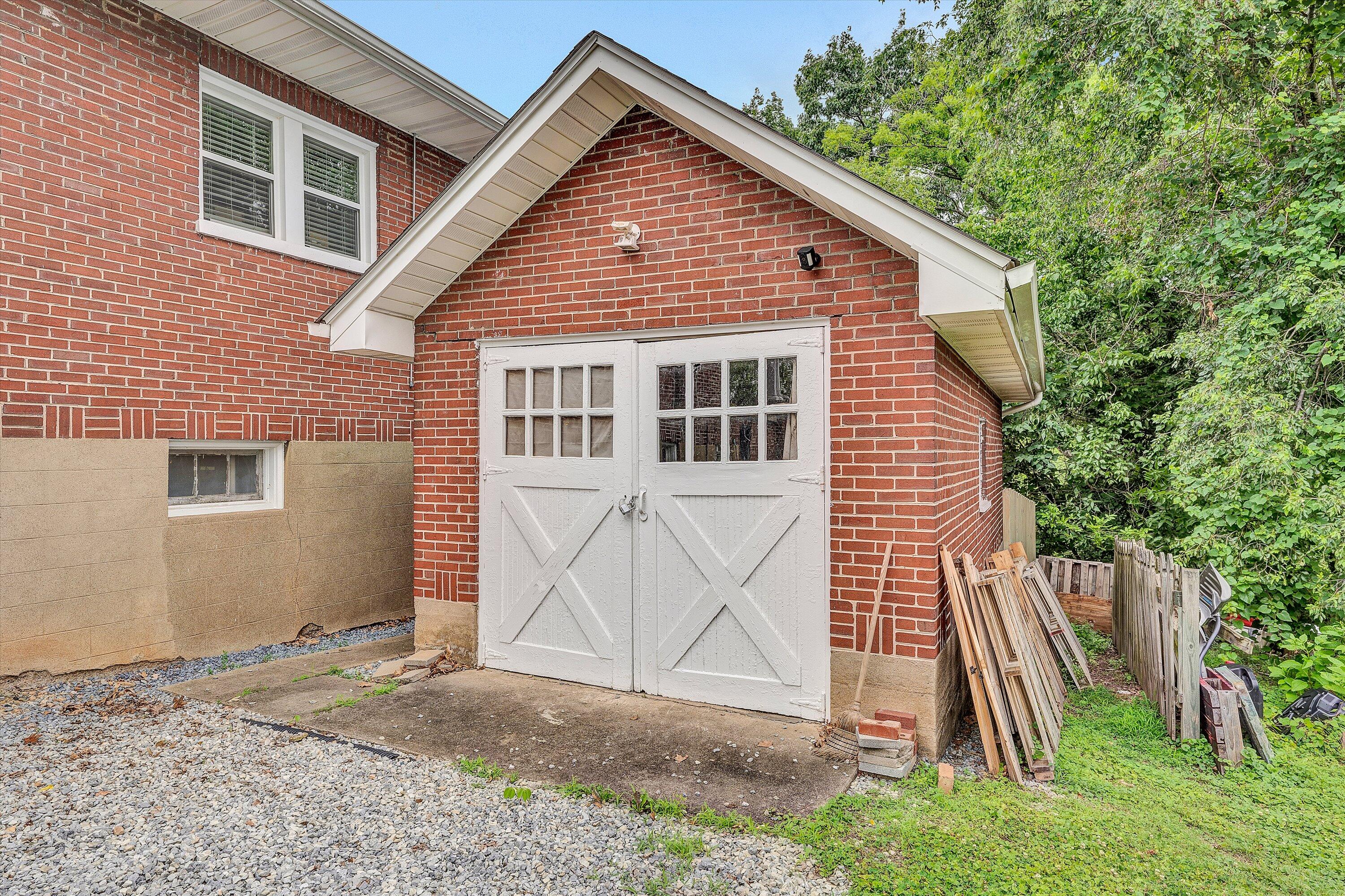 323 North Maple Street Vinton, VA 24179 - Photo 41 of 43 41-DSC06661
