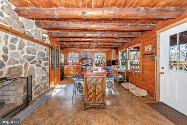 $599,900 | 1402 Hoffmaster Road, Knoxville, MD 21758