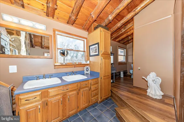 $599,900 | 1402 Hoffmaster Road, Knoxville, MD 21758