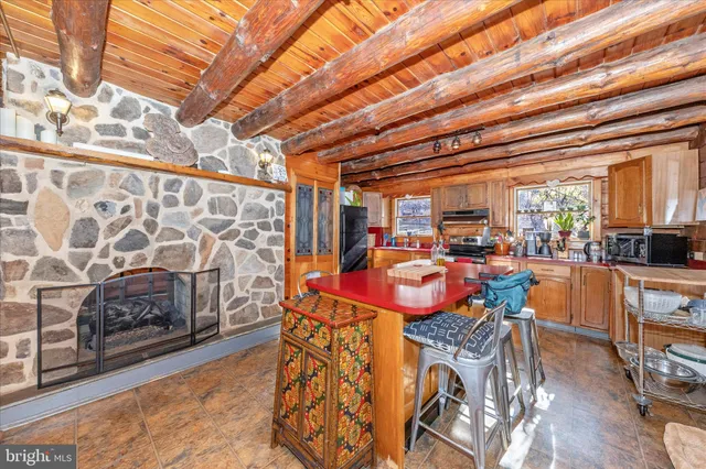 a view of an outdoor space